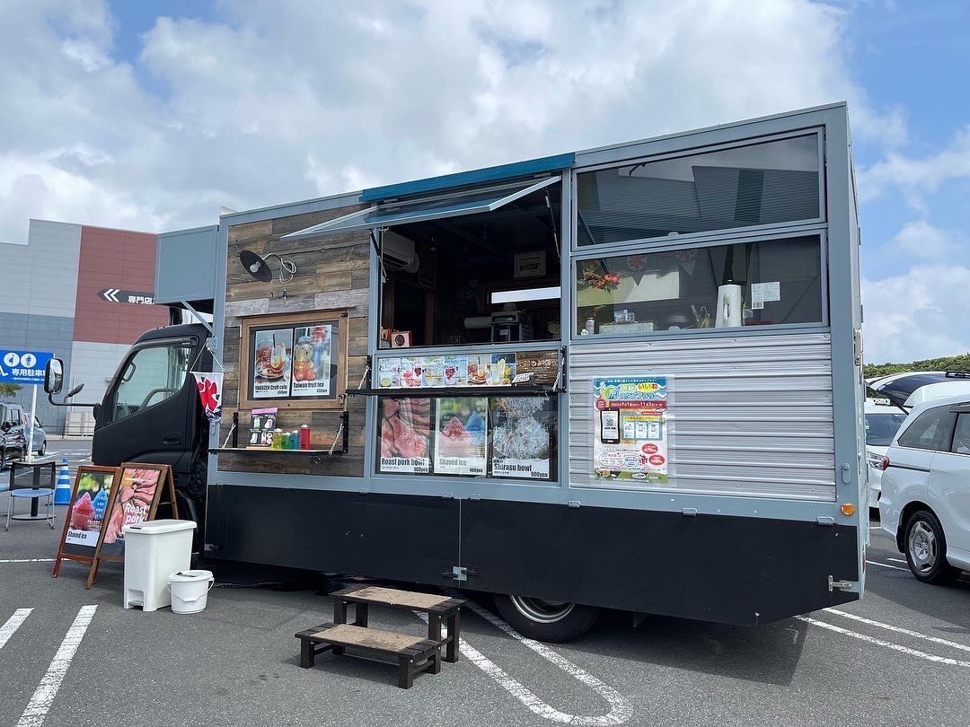 キッチンカー　居酒屋 モヒカン家